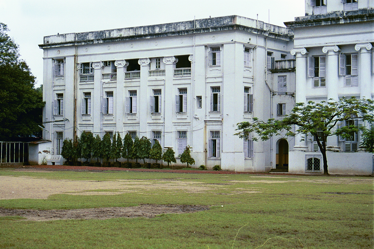 CLICK TO ENLARGE - 'La-Martiniere School' was founded in 1837 by Major-General CLAUDE MARTIN.  'La-Martiniere' has 3 campuses. (1) La-Martiniere, Calcutta, India; (2) La-Martiniere College, Lucknow, India; & La-Martiniere College, Lyons, France;