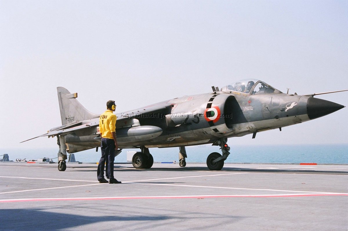 Indian_Navy_Harrier_(VSTOL)_VERTICAL_SHORT_TAKE_OFF_LANDING_Jet_on_INS_VIRAAT