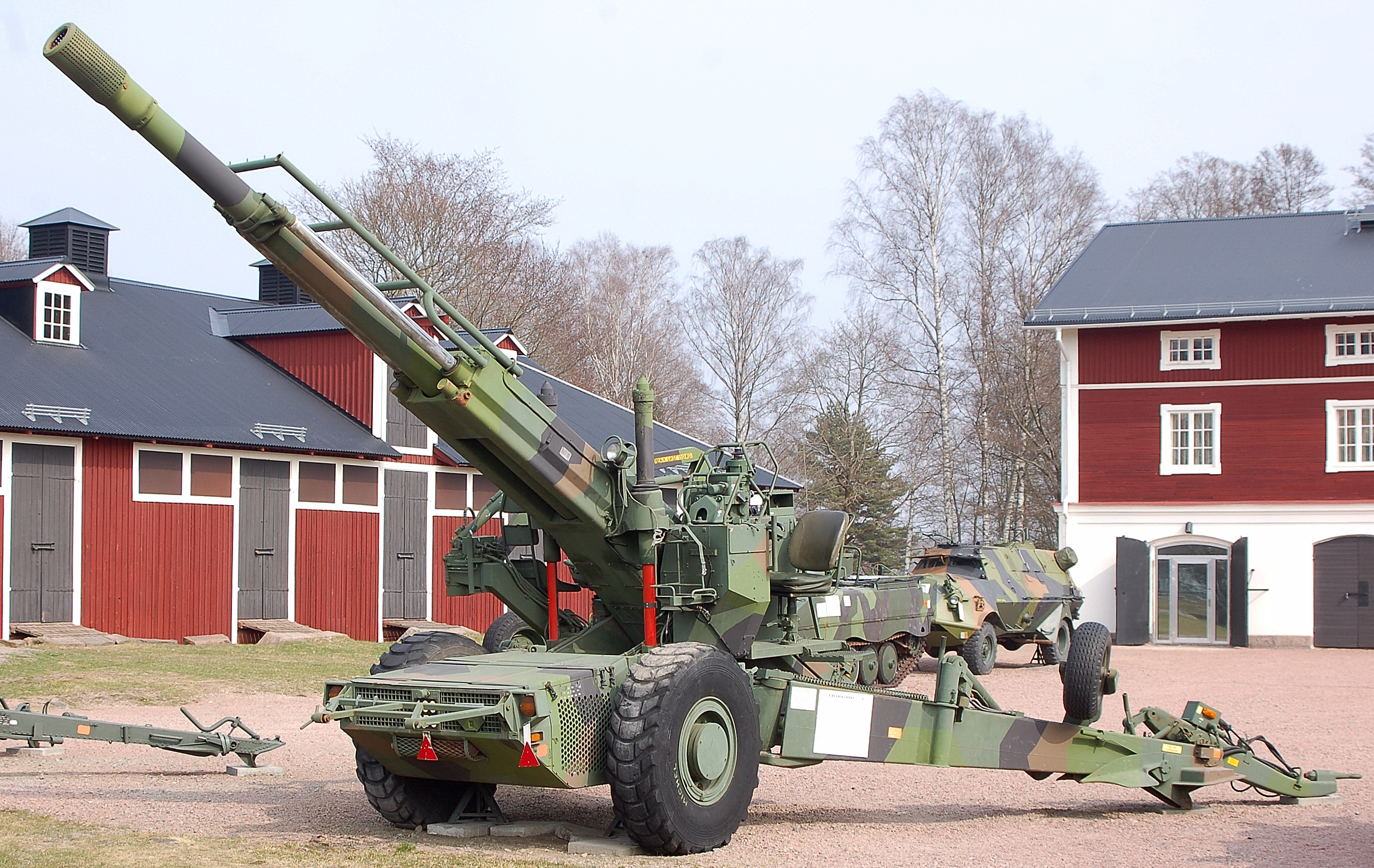 This is the latest BAE System's M777A2 Ultra Light Towed-Howitzer; equivalent of the Bofors FH77B. The M777A2 is manufactured by BAE in the United States now. It is an ULTRA-LIGHT towed howitzer of the same caliber; that can be airdropped for Airborne missions. India wants to buy 200 of these ultra-light howitzers from the United States immediately, for the Army Mountain-Divisions