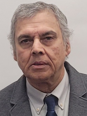                        Anup Kumar Chaturvedi
                       ----------------------------- 
A-Level Senior Cambridge; Indian School Certificate, 1975.
    La-Martiniere High School; Calcutta, India.

Bachelor of Science, in Computer Science, (B.S), 1986. 
    University of Illinois, at Springfield, Ill.

Bachelor of Business Administration, (B.B.A), 1997.
    University of Illinois, at Springfield, Ill.
