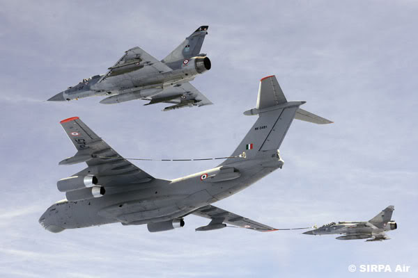IAF IL-78 refuelling Mirage & SU30 in flight over the Himalayas 