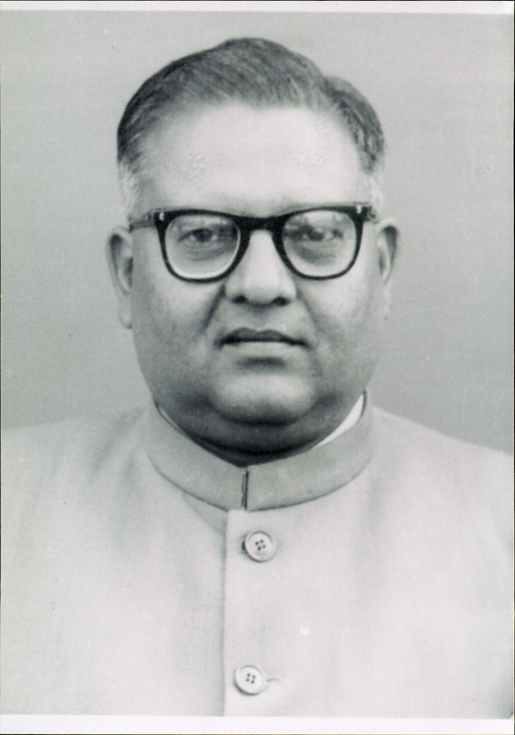 My 2nd late Grand Uncle was an intellectual and a graduate of Allahabad / Benaras University. He retired as a senior Executive for the Indian Railways & was stationed all over North India
