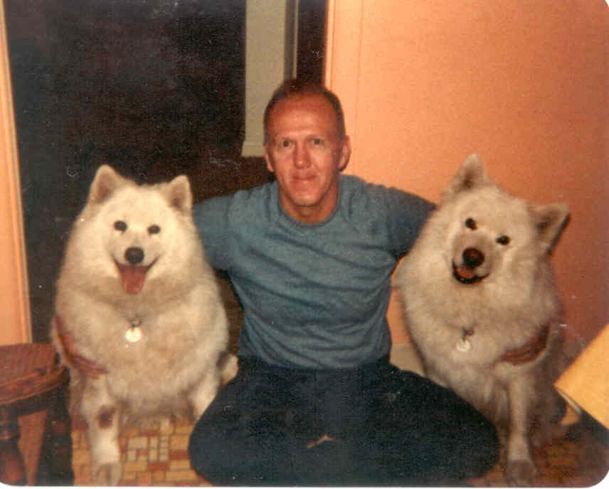 Click to enlarge - Irish-American, Capt. Stanley McCoy (retired Senior Flight-Instructor for Boeing - 747, UNITED AIRLINES) with his pet 'SAMOYAN HUSKIES', SNOWBALL & KISKA. (1976) 