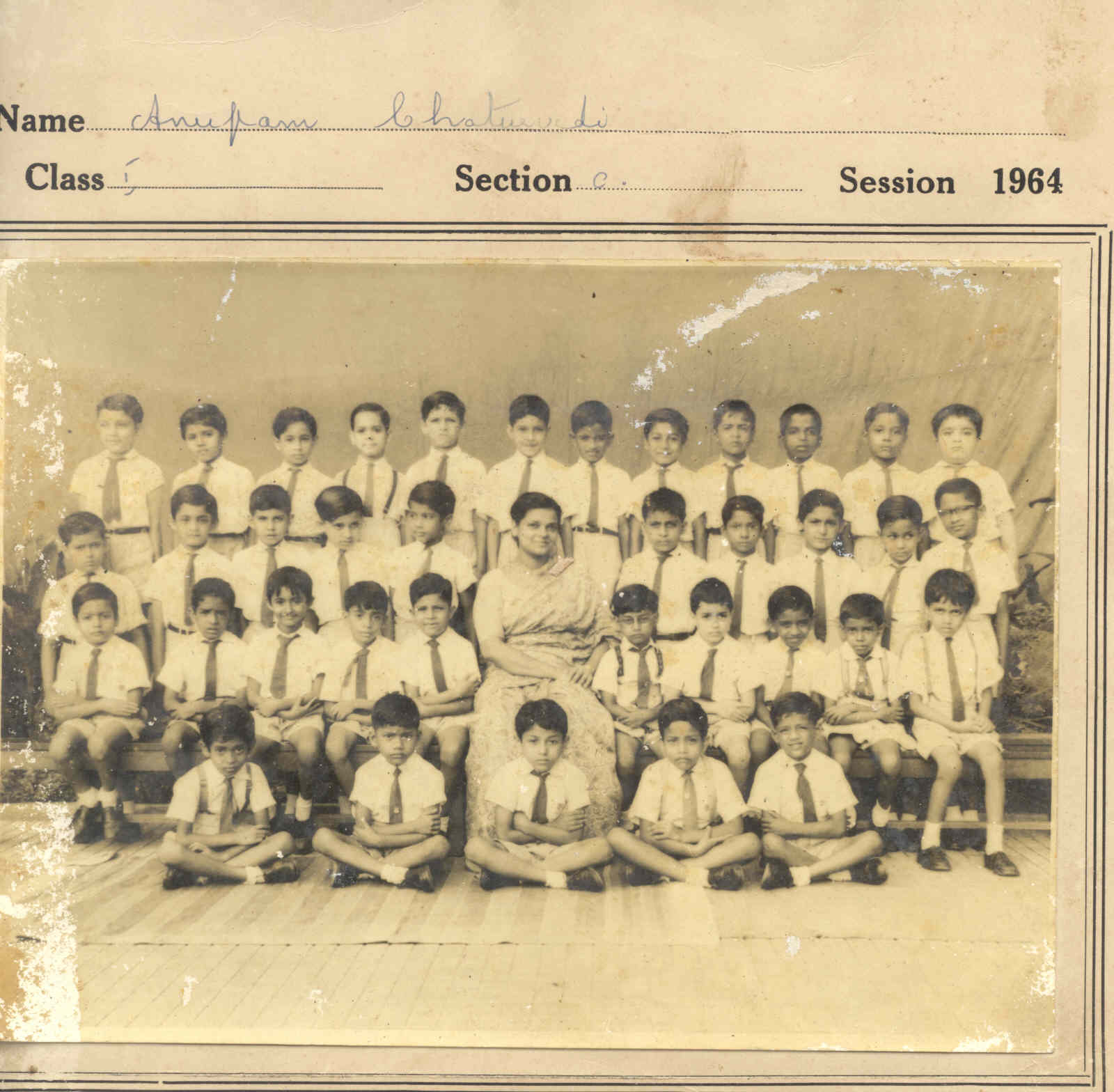 Click to enlarge - My 1st grade picture at Don Bosco School; TRY AND FIND ME !!